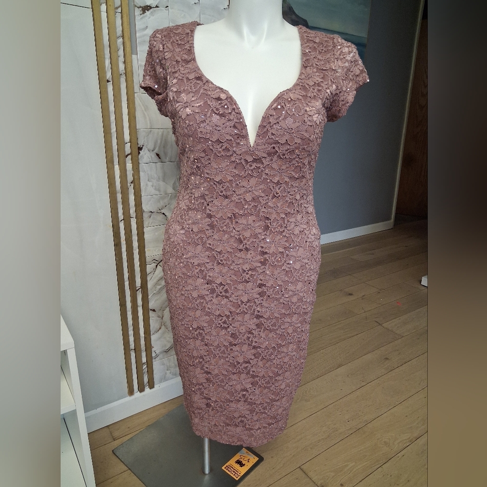 Connected Apparel Lace Midi Dress in Mauve